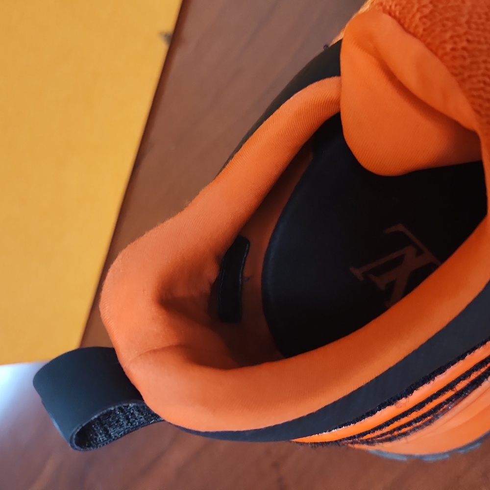 man tennis shoes - Picture 3 of 4